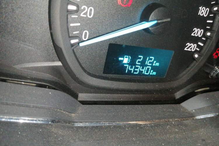 Used Ford Escort 2015 1.5L Manual Fashion Edition Odometer Close Up
