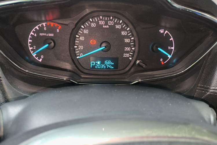 Used Ford Escort 2015 1.5L Automatic Fashion Model Odometer Close Up