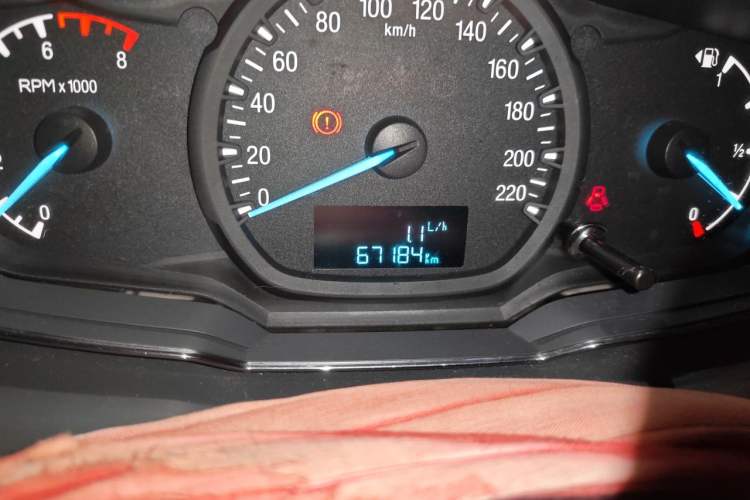 Used Ford Escort 2015 1.5L Manual Fashion Edition Odometer Close Up