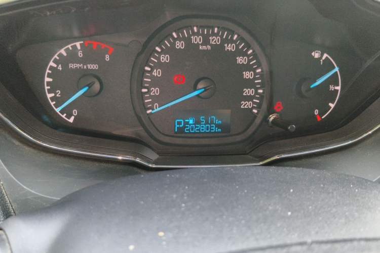 Used Ford Escort 2015 1.5L Automatic Fashion Model Odometer Close Up