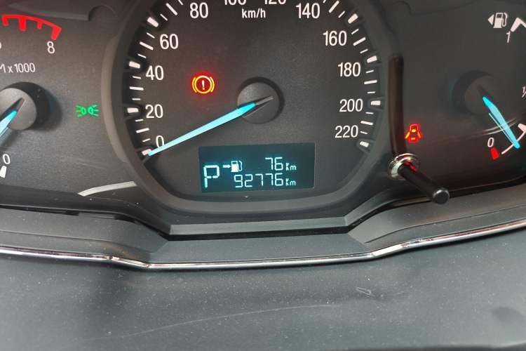 Used Ford Escort 2015 1.5L Automatic Fashion Model Odometer Close Up