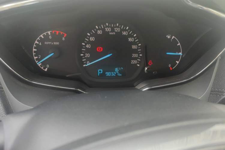 Used Ford Escort 2015 1.5L Automatic Fashion Model Odometer Close Up