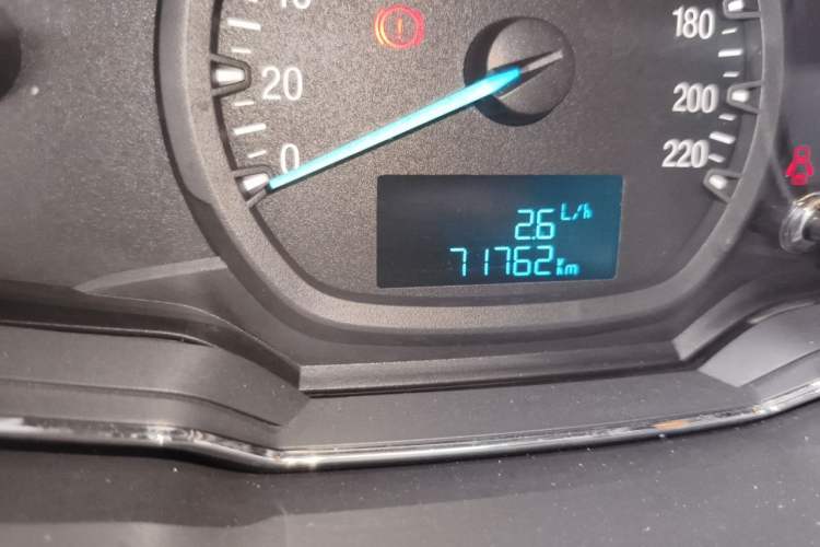 Used Ford Escort 2015 1.5L Manual Fashion Edition Odometer Close Up