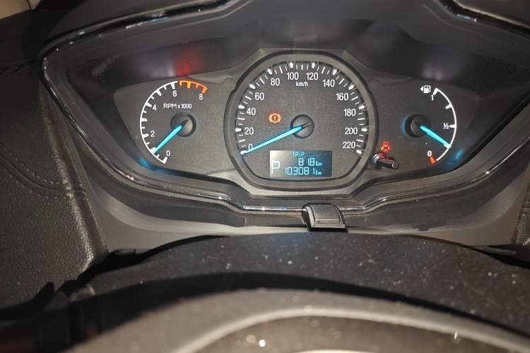Used Ford Escort 2015 1.5L Automatic Fashion Model Odometer Close Up