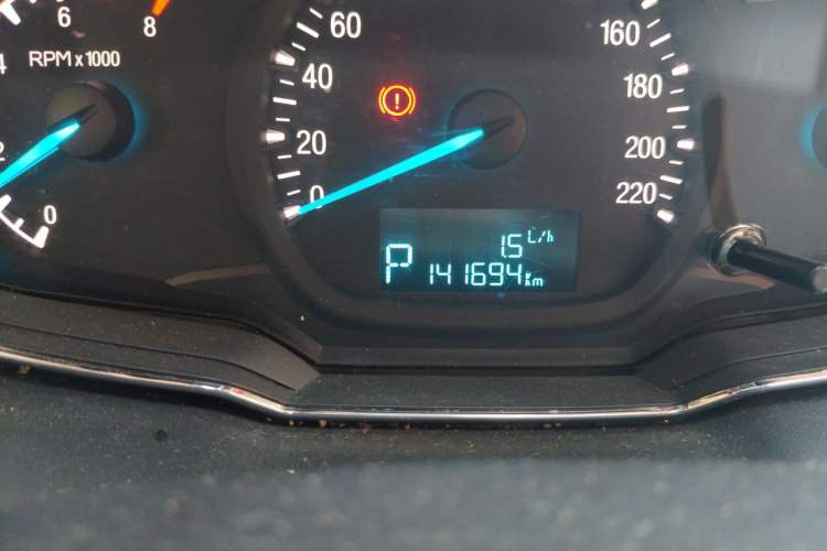 Used Ford Escort 2015 1.5L Automatic Fashion Model Odometer Close Up