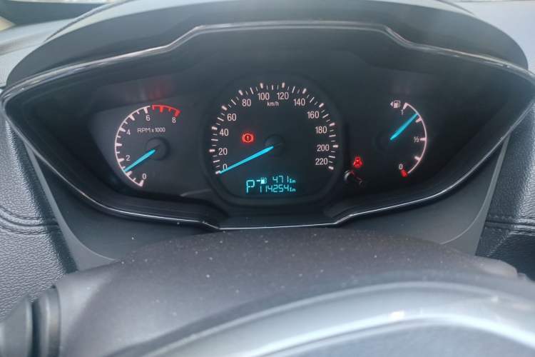 Used Ford Escort 2015 1.5L Automatic Fashion Model Odometer Close Up