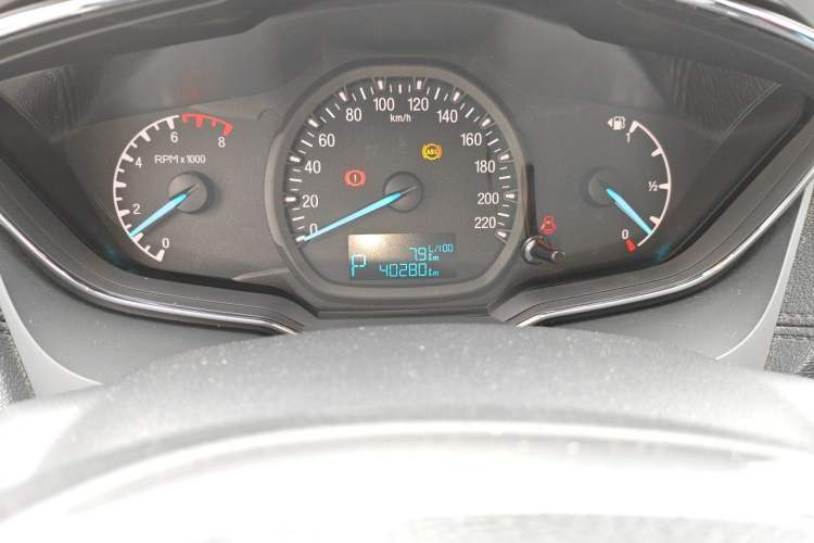 Used Ford Escort 2015 1.5L Automatic Fashion Model Odometer Close Up