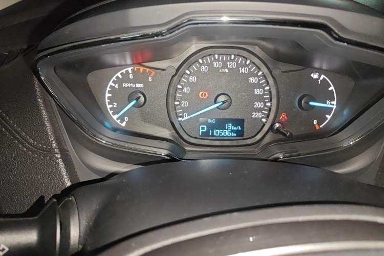 Used Ford Escort 2015 1.5L Automatic Fashion Model Odometer Close Up