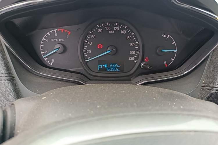 Used Ford Escort 2015 1.5L Automatic Fashion Model Odometer Close Up
