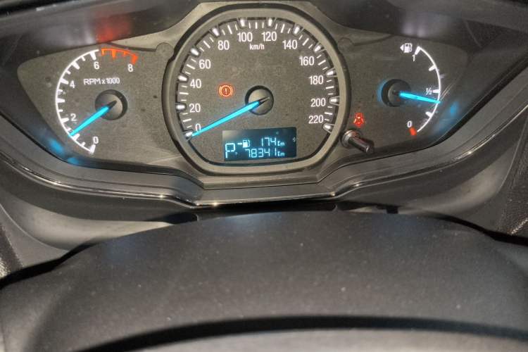 Used Ford Escort 2015 1.5L Automatic Fashion Model Odometer Close Up