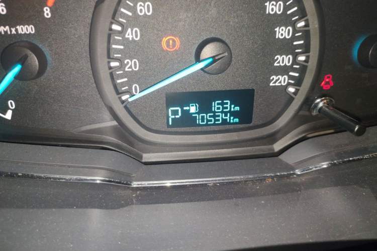 Used Ford Escort 2015 1.5L Automatic Fashion Model Odometer Close Up