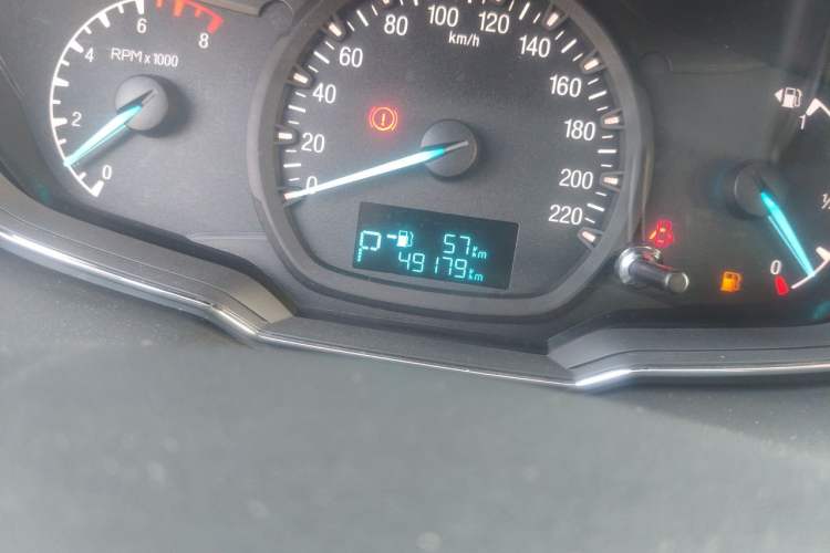 Used Ford Escort 2015 1.5L Automatic Fashion Model Odometer Close Up