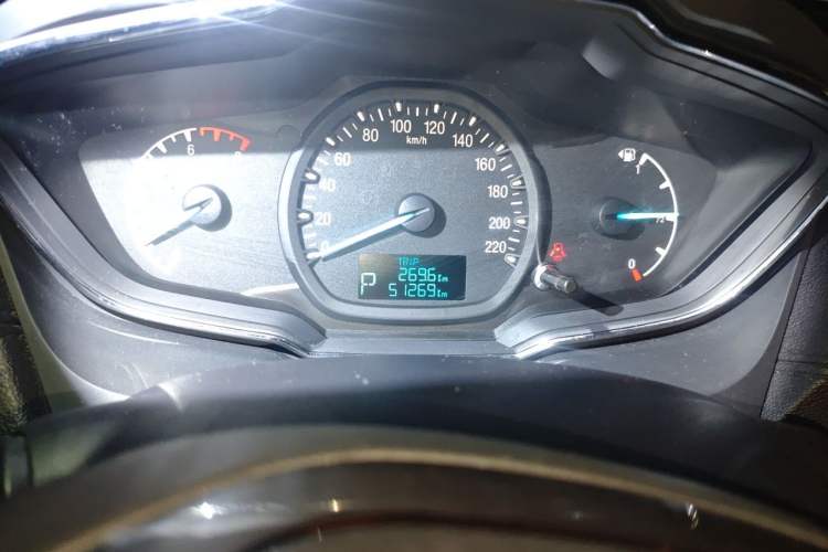 Used Ford Escort 2015 1.5L Automatic Fashion Model Odometer Close Up