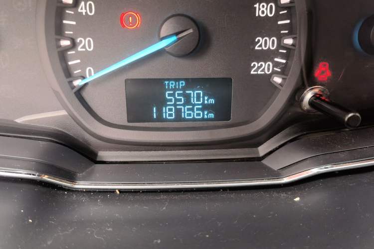 Used Ford Escort 2015 1.5L Manual Fashion Edition Odometer Close Up