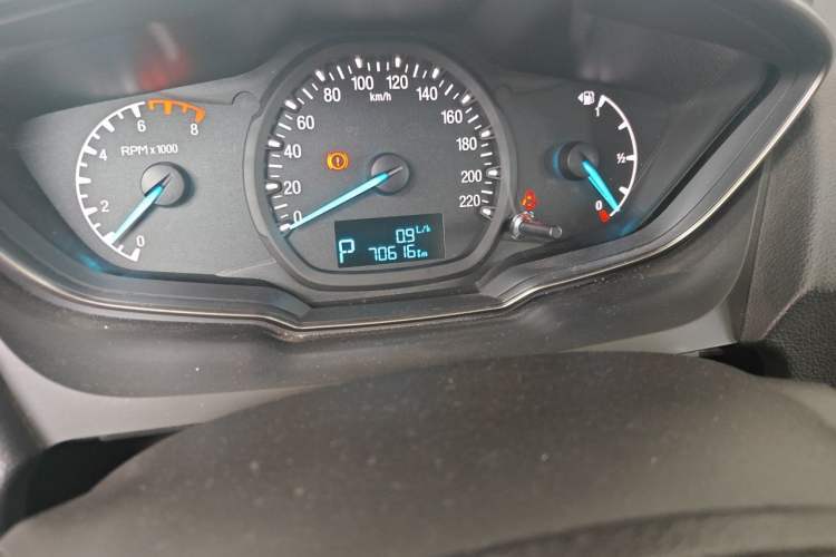 Used Ford Escort 2015 1.5L Automatic Comfort Edition Odometer Close Up