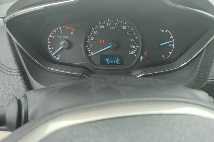 Used Ford Escort 2015 1.5L Manual Fashion Edition Odometer Close Up