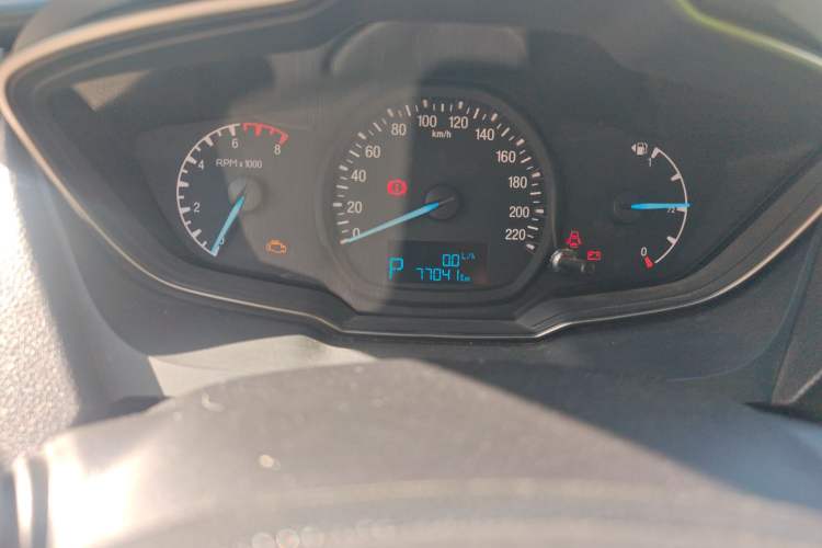 Used Ford Escort 2015 1.5L Automatic Comfort Edition Odometer Close Up
