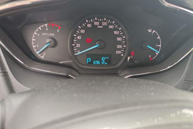 Used Ford Escort 2015 1.5L Automatic Fashion Model Odometer Close Up