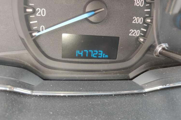 Used Ford Escort 2015 1.5L Manual Fashion Edition Odometer Close Up