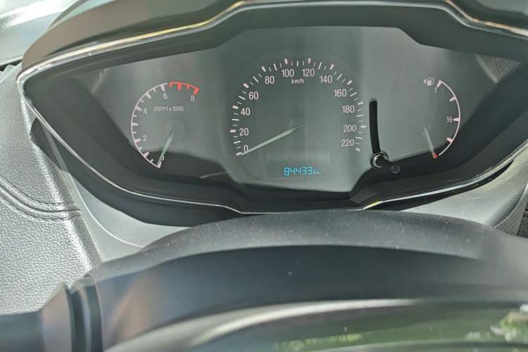 Used Ford Escort 2015 1.5L Automatic Fashion Model Odometer Close Up