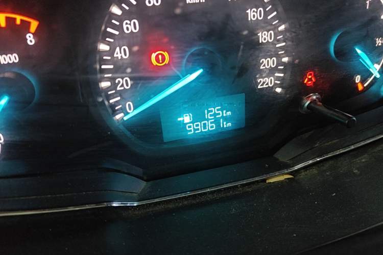 Used Ford Escort 2015 1.5L Manual Fashion Edition Odometer Close Up