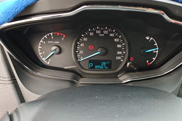 Used Ford Escort 2015 1.5L Automatic Fashion Model Odometer Close Up