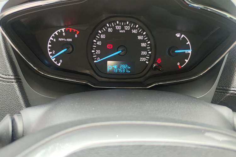 Used Ford Escort 2015 1.5L Automatic Fashion Model Odometer Close Up