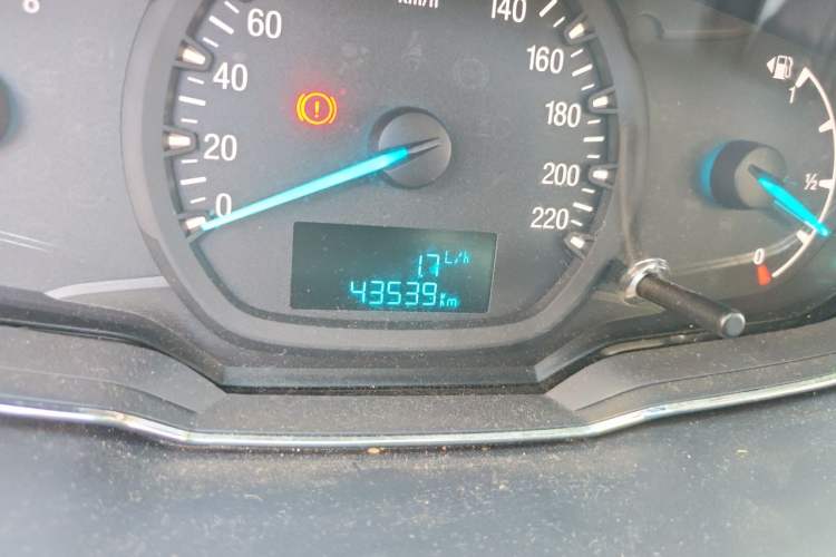 Used Ford Escort 2015 1.5L Manual Fashion Edition Odometer Close Up