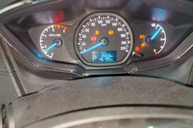 Used Ford Escort 2015 1.5L Automatic Fashion Model Odometer Close Up