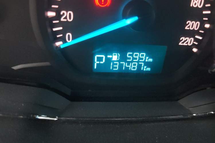 Used Ford Escort 2015 1.5L Automatic Fashion Model Odometer Close Up