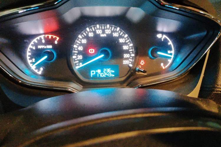 Used Ford Escort 2015 1.5L Automatic Fashion Model Odometer Close Up