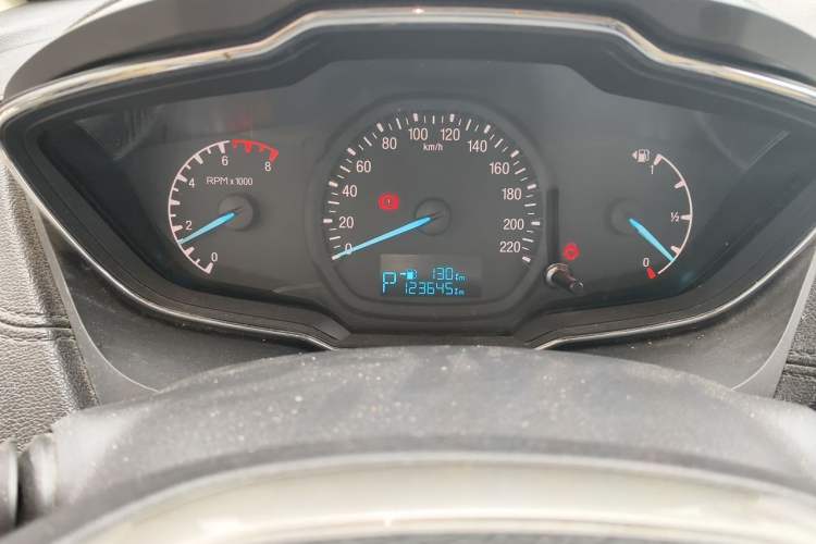 Used Ford Escort 2015 1.5L Automatic Fashion Model Odometer Close Up