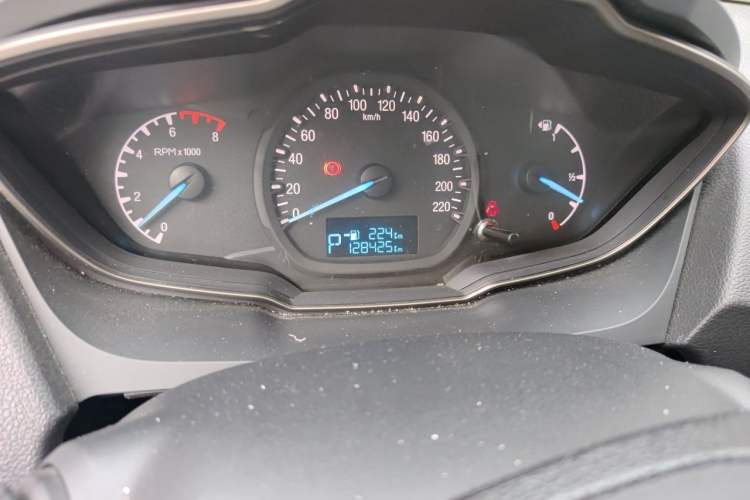 Used Ford Escort 2015 1.5L Automatic Comfort Edition Odometer Close Up