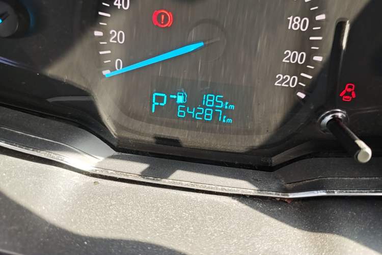 Used Ford Escort 2015 1.5L Automatic Fashion Model Odometer Close Up