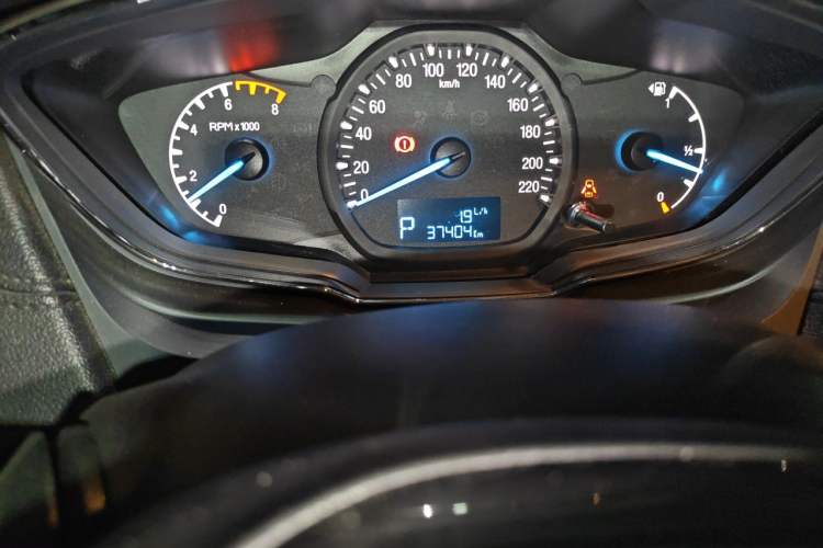 Used Ford Escort 2015 1.5L Automatic Fashion Model Odometer Close Up