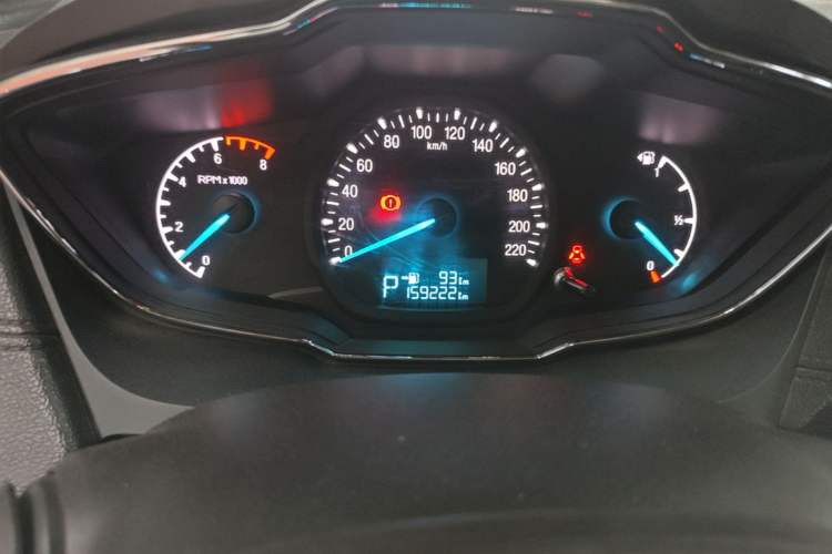Used Ford Escort 2015 1.5L Automatic Fashion Model Odometer Close Up