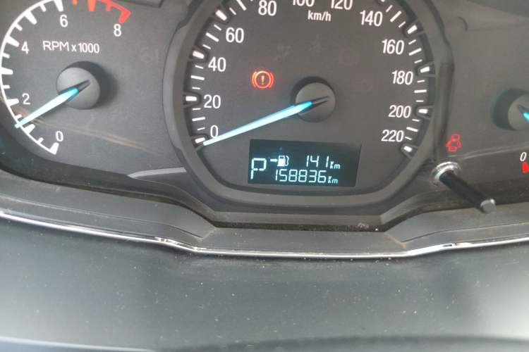 Used Ford Escort 2015 1.5L Automatic Fashion Model Odometer Close Up