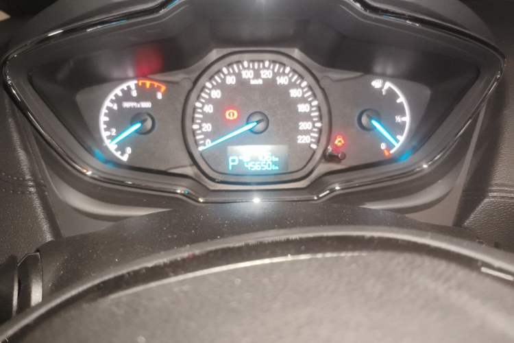 Used Ford Escort 2015 1.5L Automatic Fashion Model Odometer Close Up