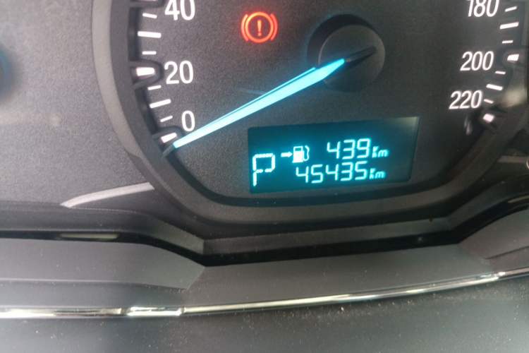 Used Ford Escort 2015 1.5L Automatic Fashion Model Odometer Close Up