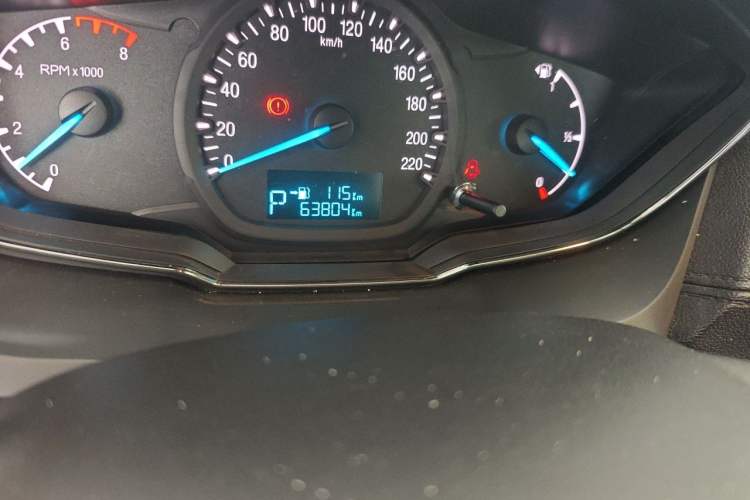 Used Ford Escort 2015 1.5L Automatic Fashion Model Odometer Close Up