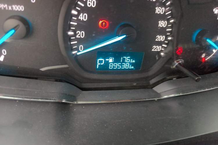 Used Ford Escort 2015 1.5L Automatic Fashion Model Odometer Close Up