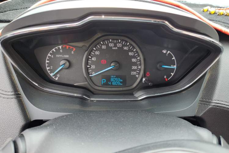 Used Ford Escort 2015 1.5L Automatic Fashion Model Odometer Close Up