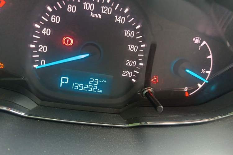 Used Ford Escort 2015 1.5L Automatic Fashion Model Odometer Close Up