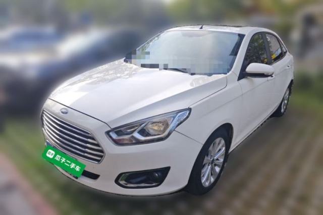 Ojetý Ford Escort 2015 1.5L Automatic Fashion Model