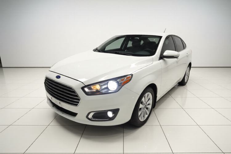 Gebrauchter Ford Escort 2015 1.5L Automatic Fashion Model Guazi used car, China used car export, Used car for sale, Used  cars, Cheapest cars for sale