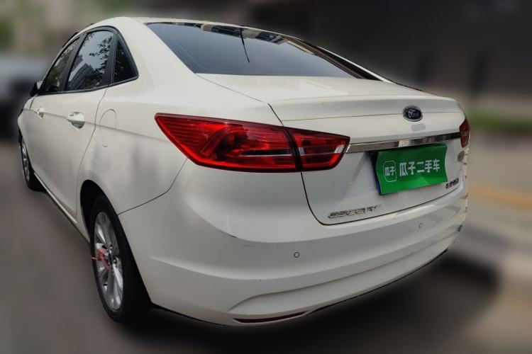 Used Ford Escort 2015 1.5L Automatic Fashion Model Rear Left 45 Deg