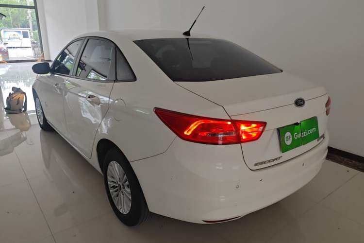 Used Ford Escort 2015 1.5L Automatic Comfort Edition Rear Left 45 Deg