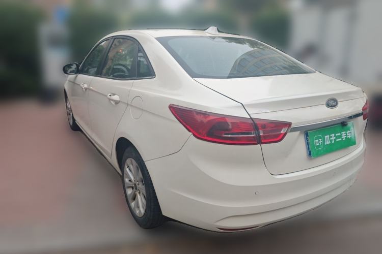 Used Ford Escort 2015 1.5L Automatic Fashion Model Rear Left 45 Deg