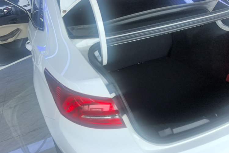 Used Ford Escort 2015 1.5L Automatic Comfort Edition Rear Left 45 Deg