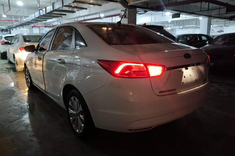 Used Ford Escort 2015 1.5L Manual Fashion Edition Rear Left 45 Deg